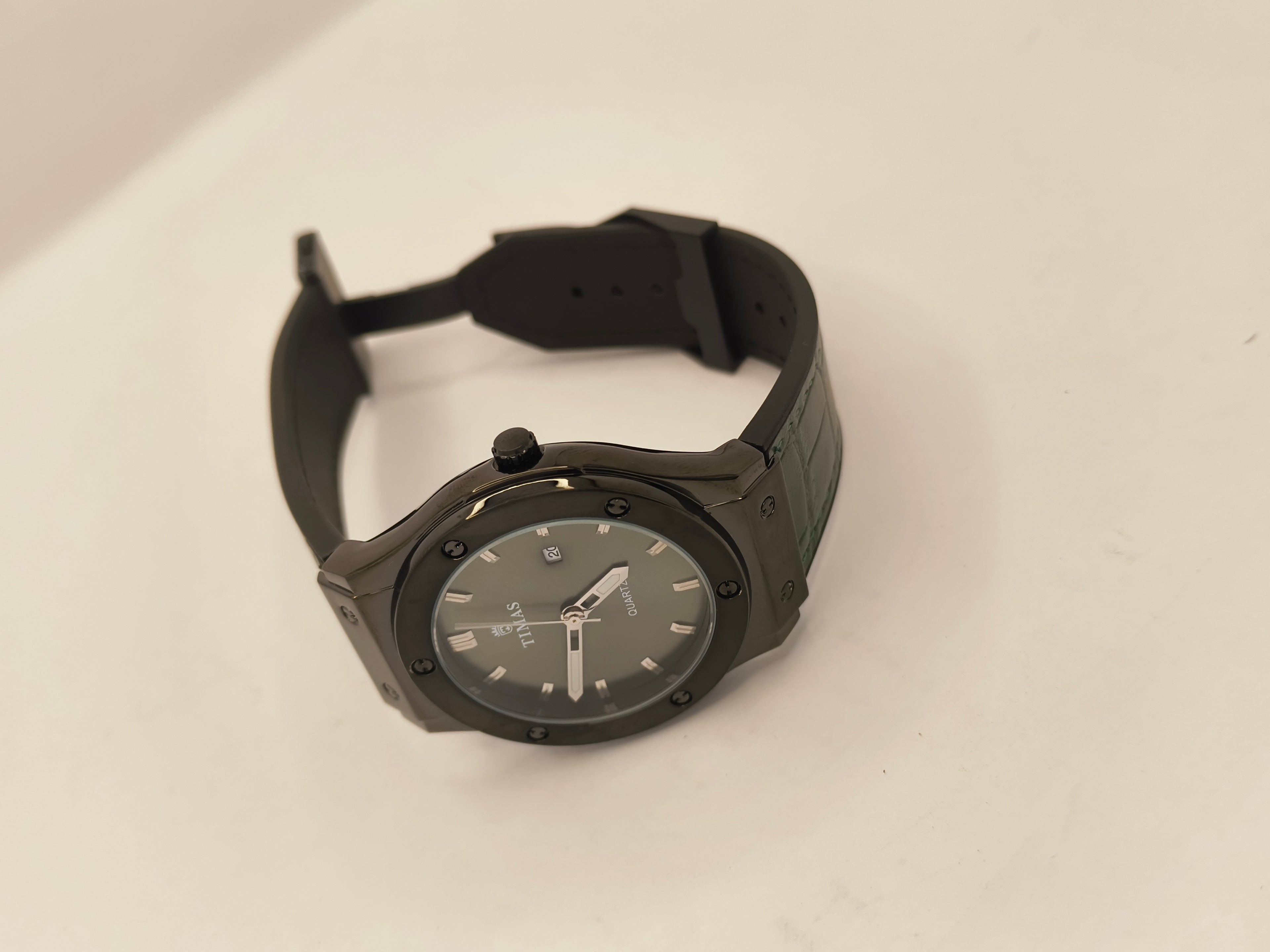 TIMAS Classic Quartz Wristwatch – Green Dial with Leather Strap