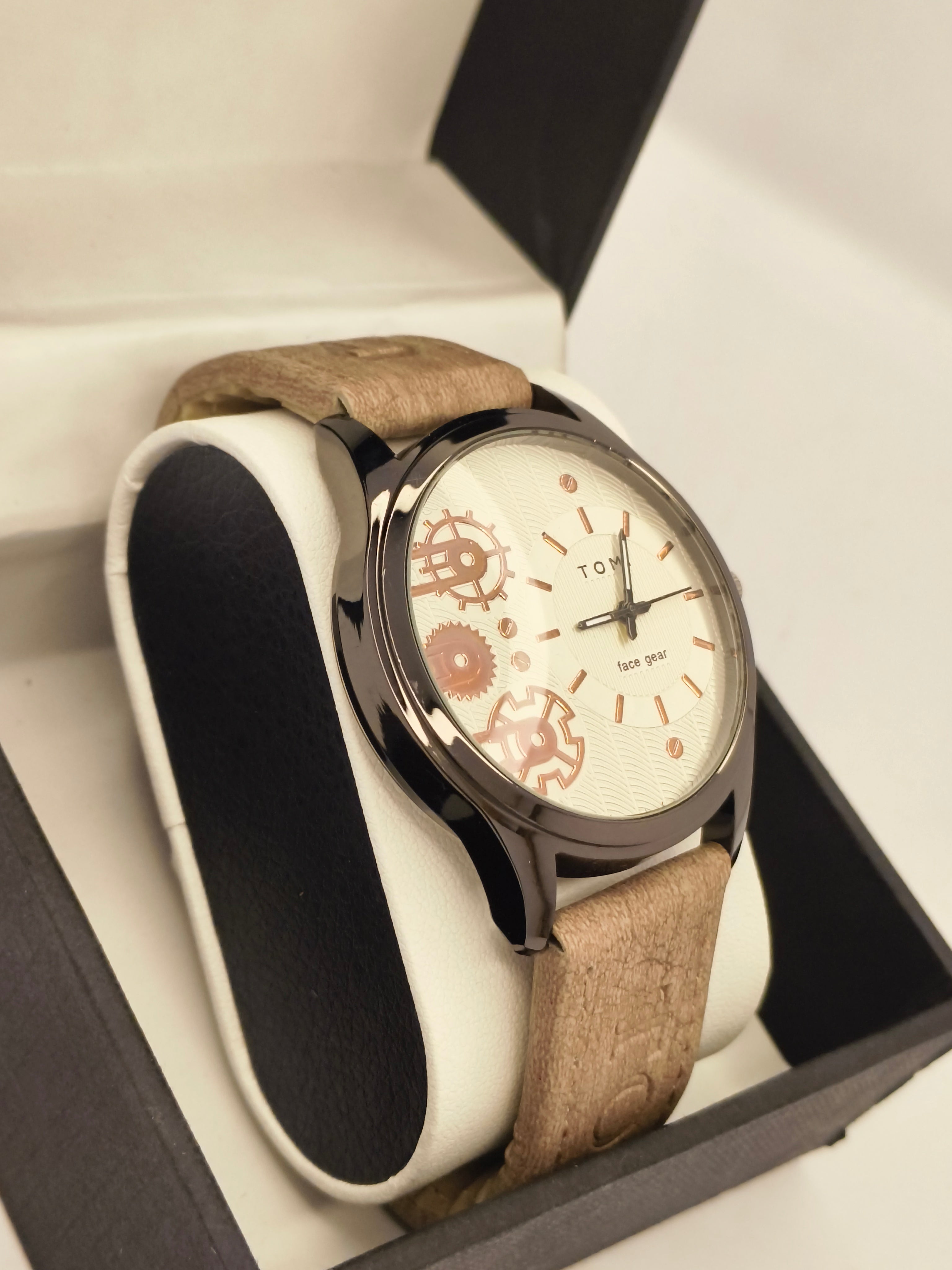 TOMI Face Gear Men’s Analog Watch – Light Brown Leather Strap