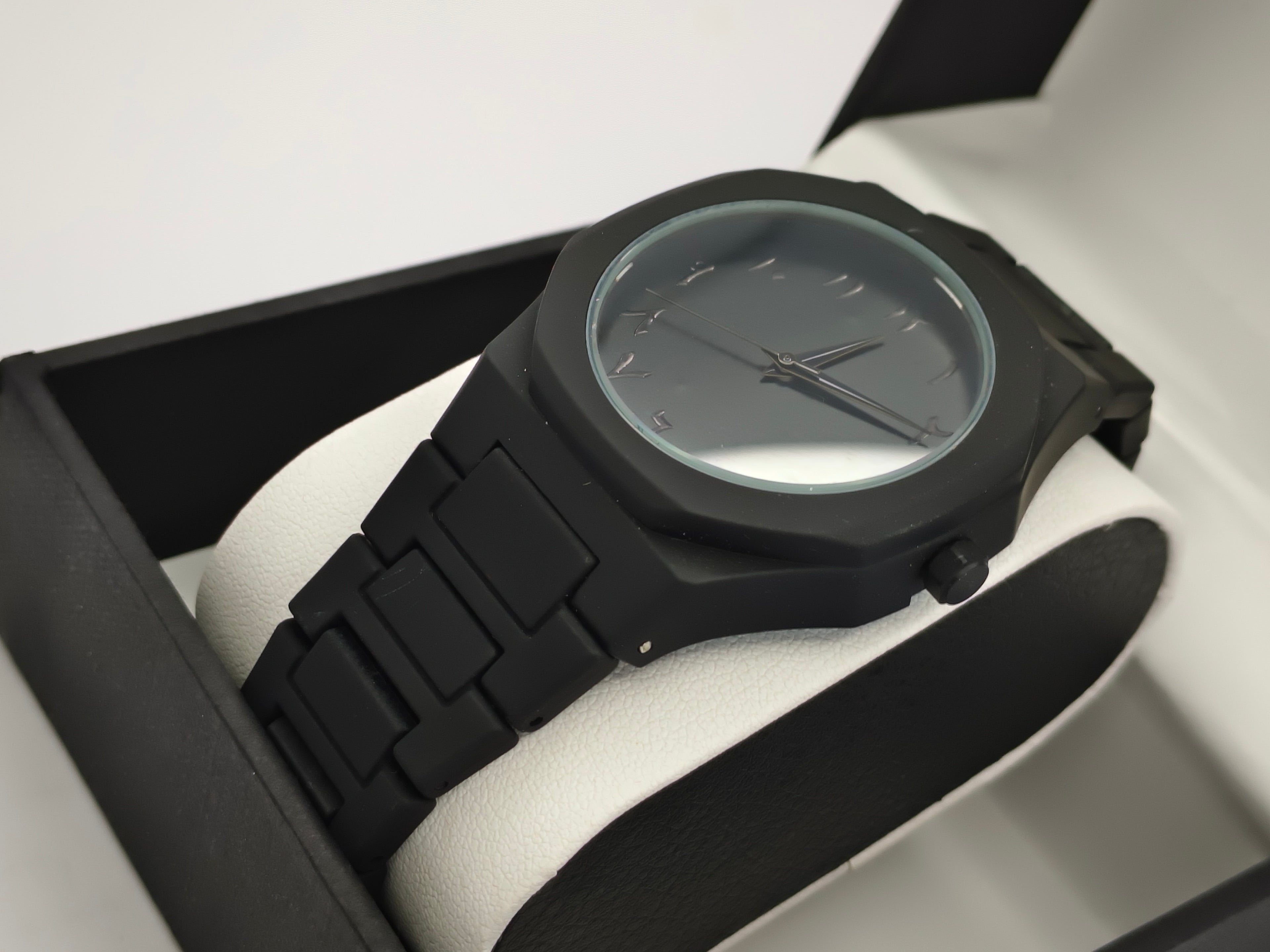 Black Aura Black Fiber Strap Men’s Analog Watch with Arabic Numerals